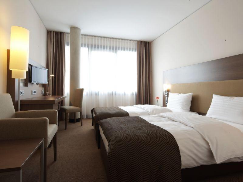 Intercityhotel MHG Værelse billede